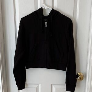 Cropped No Boundaries size s(4-6) zipped hoodie.